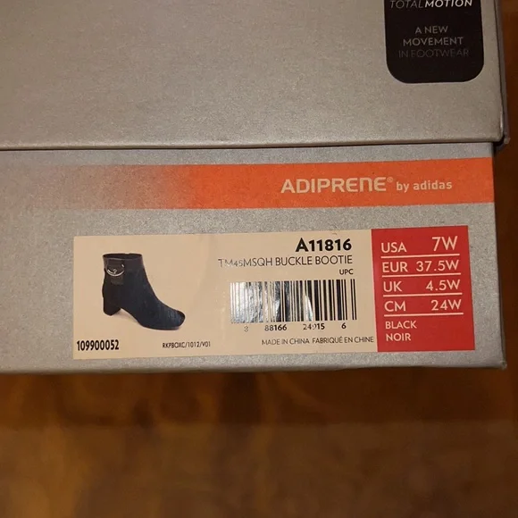 Womens Black Rockport Bootie w/decorative Buckle. 7W - Picture 11 of 11